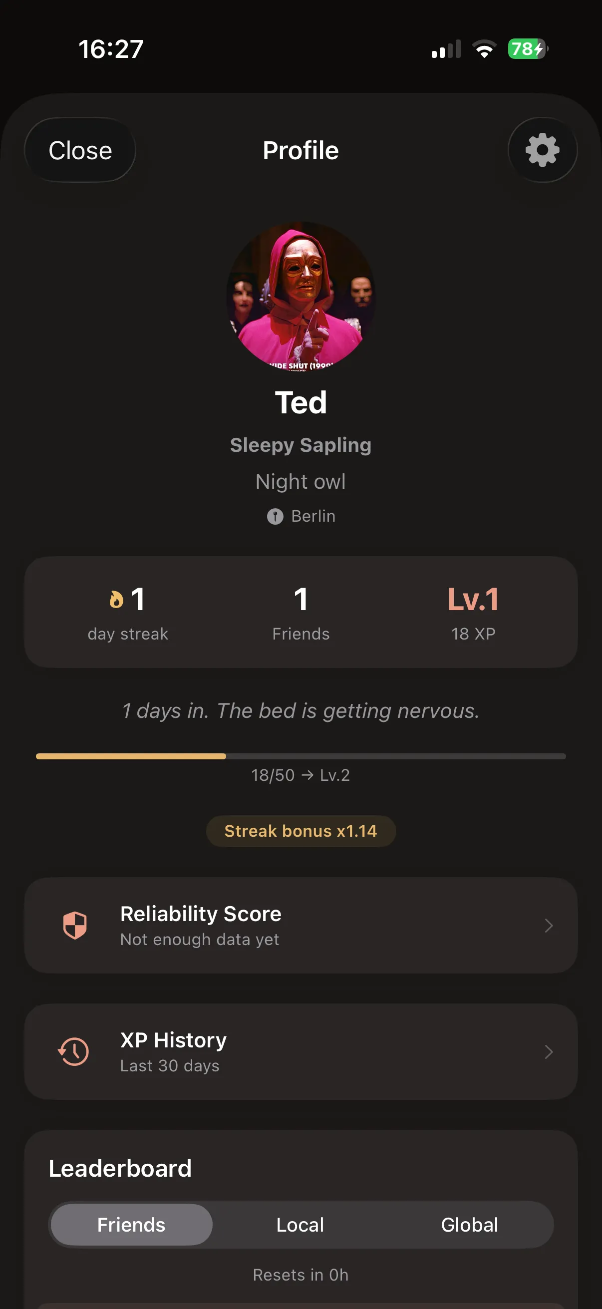Alarm Mate profile screen with avatar, title, and streak count
